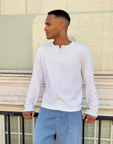 Que Sera Sera Harry Henley LS Long sleeve button t shirts Hvit