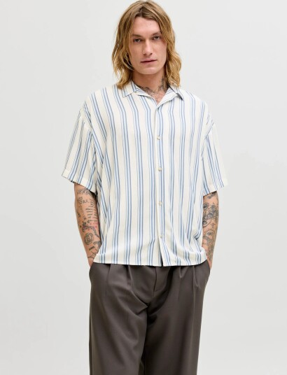 Jack & Jones Jjejeff Resort Stripe Shirt S/S Sn Blue M Jack & Jones Jjejeff Resort Stripe Shirt S/S Sn Blue M