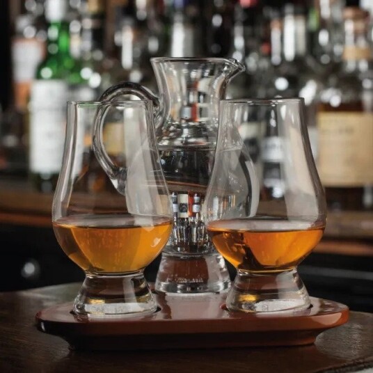 Glencairn Tasting Set med håndlaget treplate Glencairn Tasting Set med håndlaget treplate
