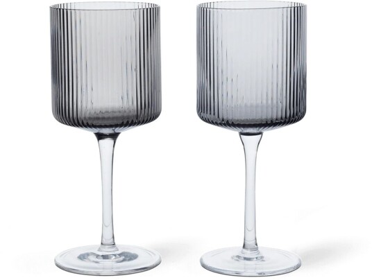 Ferm Living Ripple hvitvinsglass 26 cl 2-pakning Smoked grey