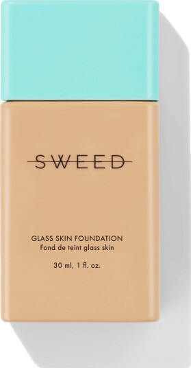 Sweed Glass Skin Foundation 09 Medium N - Lett Foundation med Naturlig Glød 30ml