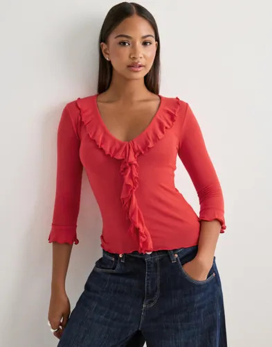 Nelly Rød Half Sleeve Ruffle Top