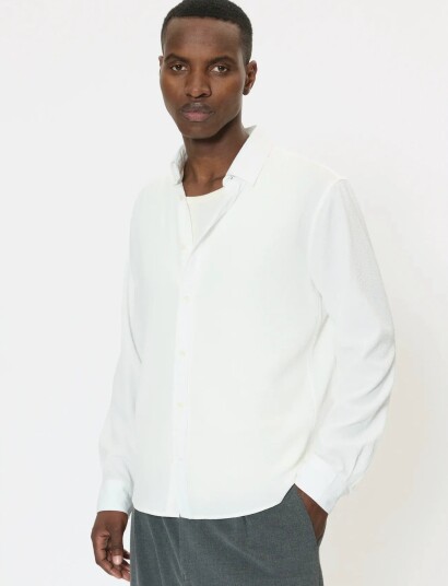 Matinique Machristaldo White M