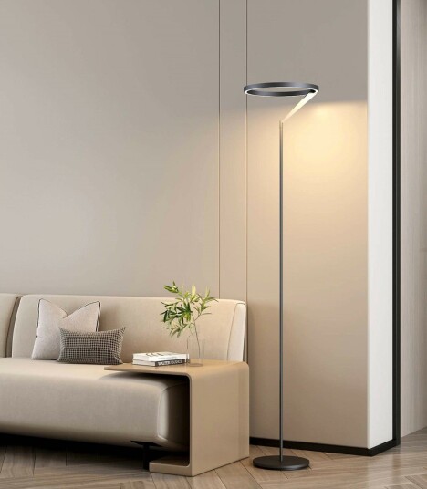 Mind 330 gulvlampe 20W 2700 Kelvin Dimbar Svart