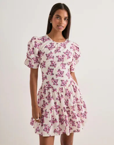 Neo Noir   Hvit   Annitas Starling Flower Dress