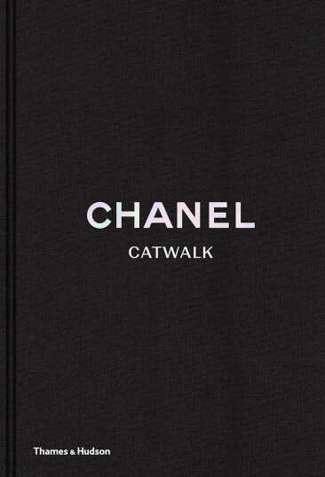 Chanel Catwalk Bøker av Patrick Mauries - Innbundet kunstbok fra Thames & Hudson Chanel Catwalk Bøker av Patrick Mauries - Innbundet kunstbok fra Thames & Hudson