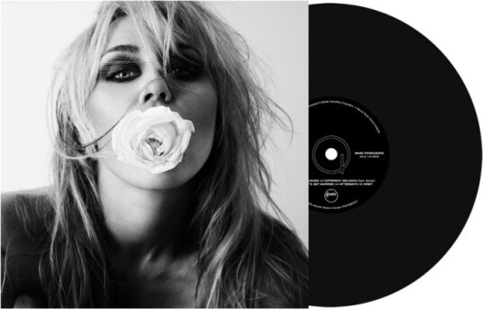 Miley Cyrus Bass Persuades Vinyl