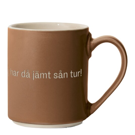 Design House Stockholm Astrid Lindgren krus ja, det är inte klokt, jag har då 35 cl brun Design House Stockholm Astrid Lindgren krus ja, det är inte klokt, jag har då 35 cl brun