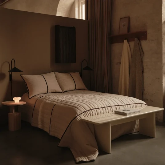 Ferm Living Quilted pyntepute i økologisk bomull Vari Ferm Living Quilted pyntepute i økologisk bomull Vari