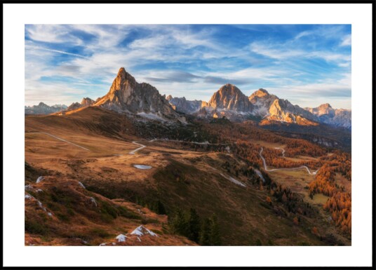 Golden Autumn Mountains Plakat / 50x70