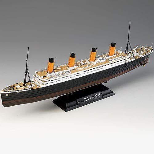 Academy 1/700 R.M.S Titanic "Centenary Anniversary" MCP (Colored parts)