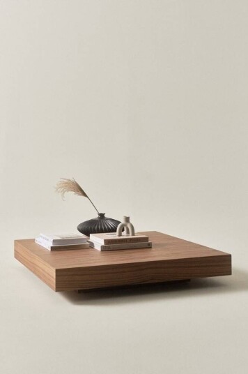 Jotex FLOAT sofabord 90x90 cm Teak finer 1712059-01-0 1712058-01-0 Jotex FLOAT sofabord 90x90 cm Teak finer 1712059-01-0 1712058-01-0