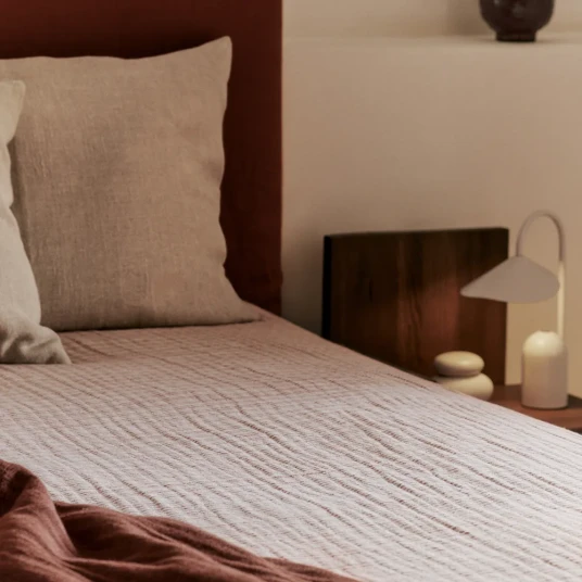 Ferm Living Living Fino Sengeteppe Terracotta/Off white