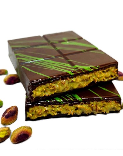 Sweet Gate Håndlaget Mørk Dubai Sjokolade med Pistasj 210 gram Sweet Gate Håndlaget Mørk Dubai Sjokolade med Pistasj 210 gram