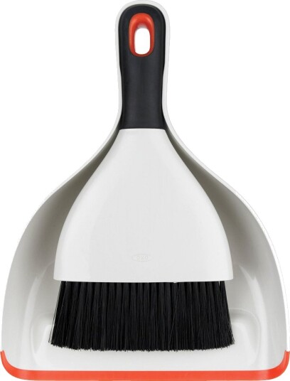 Oxo - Kost og feiebrett svart/hvit Oxo - Kost og feiebrett svart/hvit