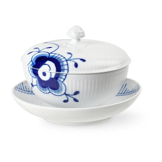 Royal Copenhagen Blue Fluted Mega skål med lokk og fat 38 cl Royal Copenhagen Blue Fluted Mega skål med lokk og fat 38 cl