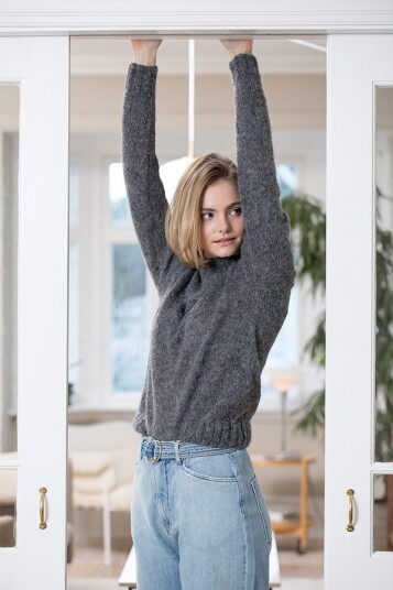 90-01 Ragne genser grå