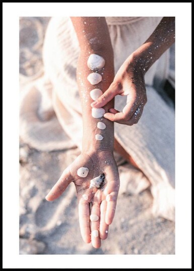 Picking Seashells Plakat Plakat / 30x40cm Picking Seashells Plakat Plakat / 30x40cm