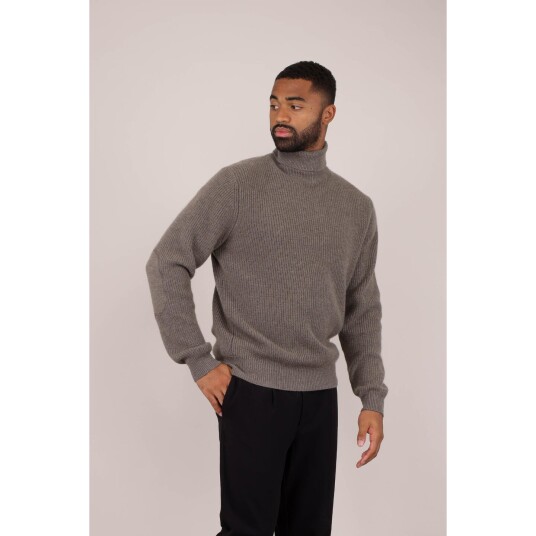 Ade Turtleneck Mid Brown XXL Merino t neck sweater