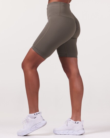 LEVITY Magnify Scrunch Biker Shorts 2.0 Green Olive - M
