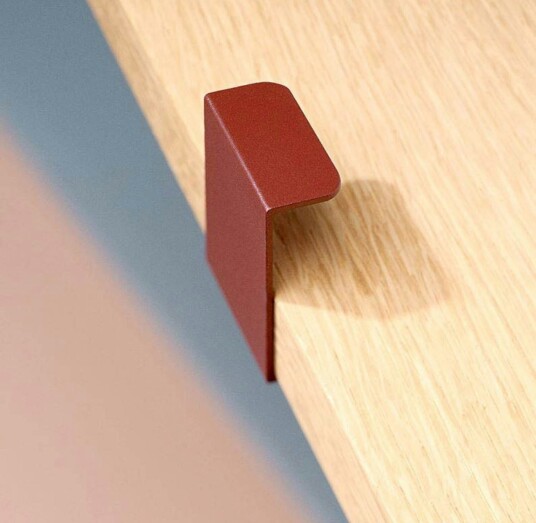 Beslag Design Hide 120 Håndtak Reddish Brown Beslag Design Hide 120 Håndtak Reddish Brown