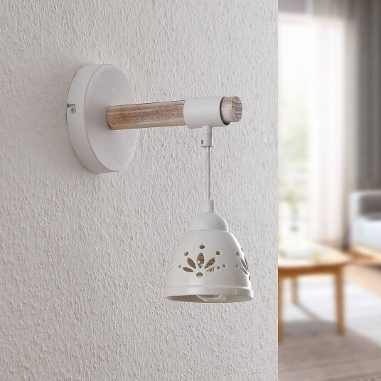 Lindby Pimana vegglampe med keramikkskjerm