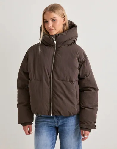 Nelly Brun Clean Puffer Jacket