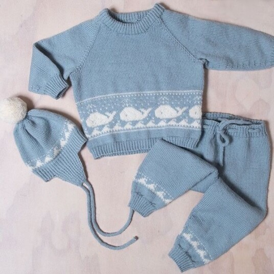 Bluum Strik Strikkesett Hval - garnpakke i Bluum Pure Eco Baby Wool