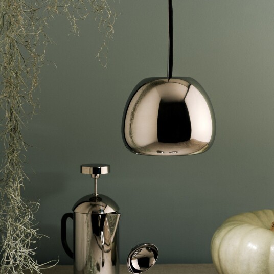 Tom Dixon Void mini LED hengelampe kromfarget Ø 15 cm Stue 12 Metallisk Tom Dixon Void mini LED hengelampe kromfarget Ø 15 cm Stue 12 Metallisk