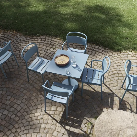 Muuto Linear Steel Bistrobord 70x70 cm Pale Blue Muuto Linear Steel Bistrobord 70x70 cm Pale Blue