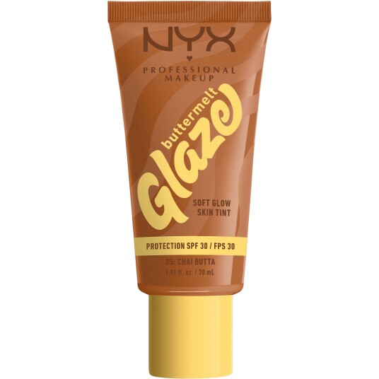 NYX Buttermelt Glaze SPF30 Foundation 05 Chai - Glødende og Myk Hud NYX Buttermelt Glaze SPF30 Foundation 05 Chai - Glødende og Myk Hud