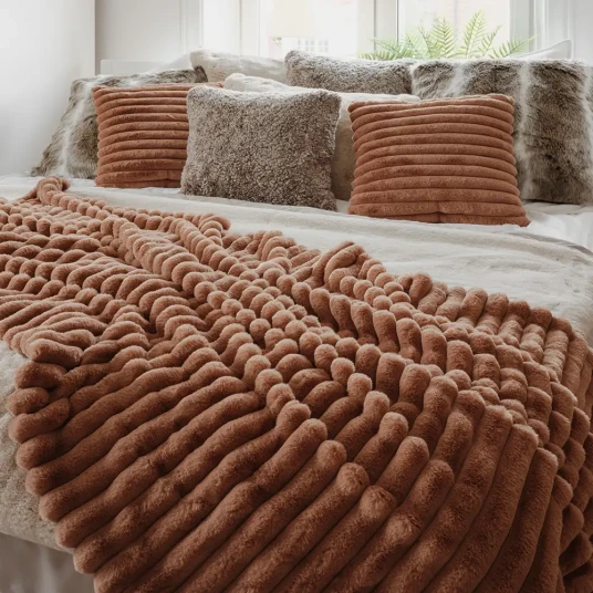 Skinnwille Stripy Pledd Cognac