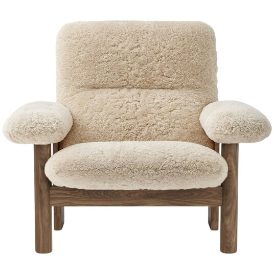 Audo Copenhagen Brasilia Lenestol Walnut / Sheepskin Nature Audo Copenhagen Brasilia Lenestol Walnut / Sheepskin Nature