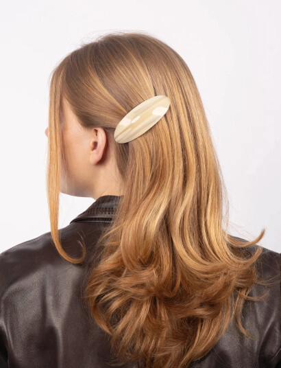SUI AVA Oval Bone Clip   Cream   