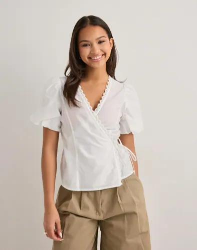 Nelly   Hvit   Puff Sleeve Wrap Blouse