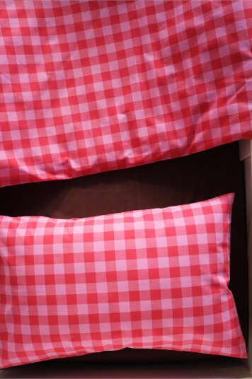 Jotex 100x130 Cm Dynetrekksett Barneseng Rosa/Rød