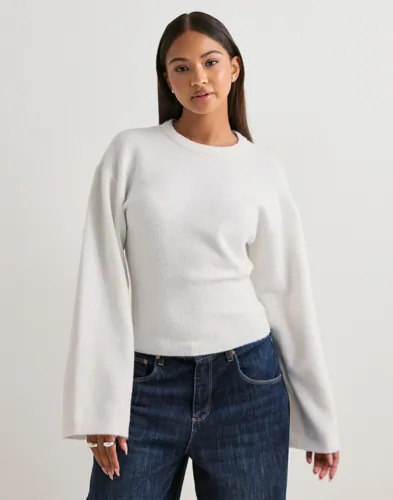 Nelly Hvit Tight Waist Knit Sweater