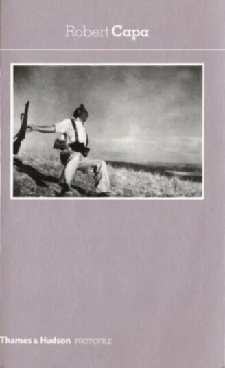 Robert Capa av Abigail Pollak Robert Capa av Abigail Pollak