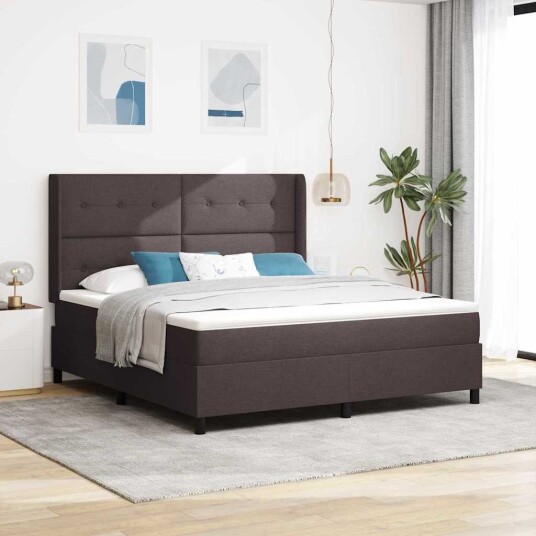 Boxfjær Seng med Madrass & LED Mørkebrunt 180x200 cm Stoff