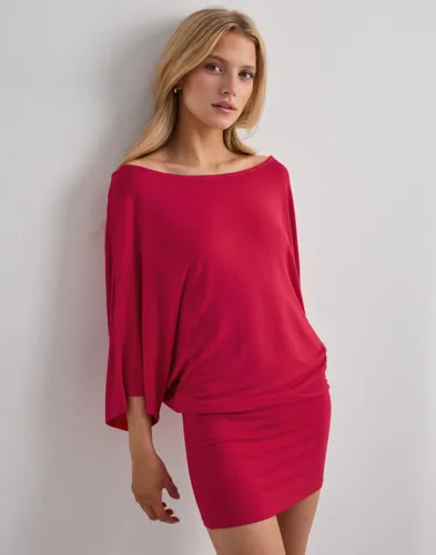Nelly   Rød   Perfect Poncho Dress
