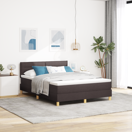 Box Spring Seng med Madrass & LED Mørk Brun 140x190 cm Stoff