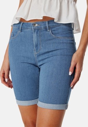 ONLY Onlrain Life Mid Denim Shorts Light Blue Denim XS ONLY Onlrain Life Mid Denim Shorts Light Blue Denim XS