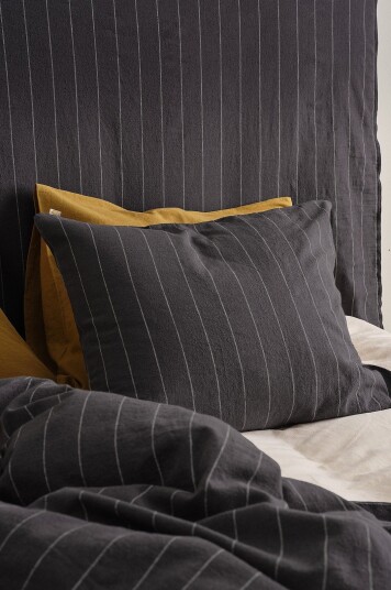 Ellos Home Putetrekk Elly Thin Stripe i resirkulert halvlinne Grå
