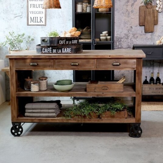 Kjøkkenøy på hjul fra Chic Antique Kjøkkenøy på hjul fra Chic Antique