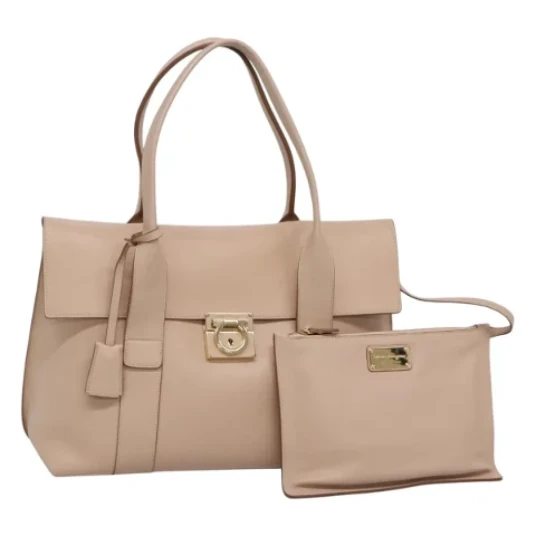 Salvatore Ferragamo Dame Beige