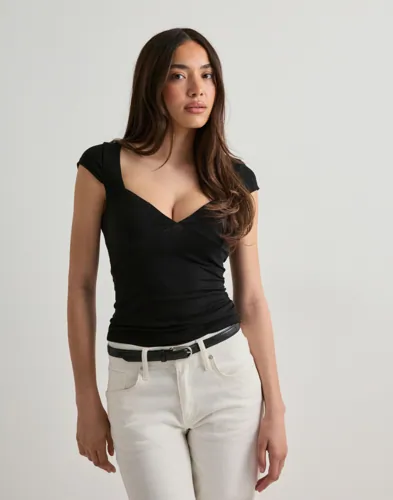 Nelly   Svart   Sweetheart Cap Sleeve Top