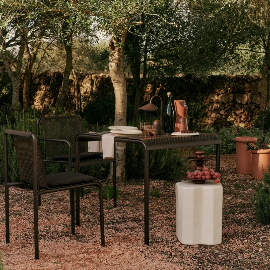 Ferm Living Dapple Spisebord 80x80 cm Dark Chocolate
