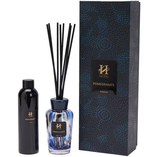 Holmen - Milano duftpinner granateple 200 ml blå Holmen - Milano duftpinner granateple 200 ml blå