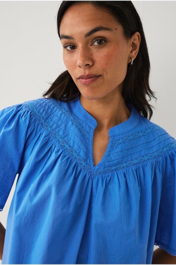 Ellos Collection Bluse med blondedetaljer Blå