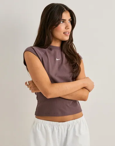 Nike Lilla W Nsw Chill Knit Rib Ss Top Nike Lilla W Nsw Chill Knit Rib Ss Top